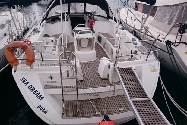 Sun Odyssey 45, Pula