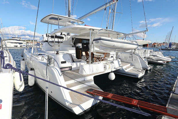Lagoon 42 - 4 + 2 cab., Murter