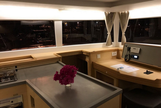 Lagoon 450 SporTop, Roche Caiman