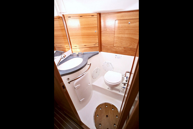 Bavaria 38 Cruiser, Lavrio