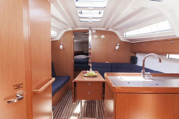 Bavaria Cruiser 37 - 3 cab., Kos