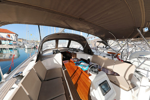 Bavaria Cruiser 37 - 3 cab., Pula