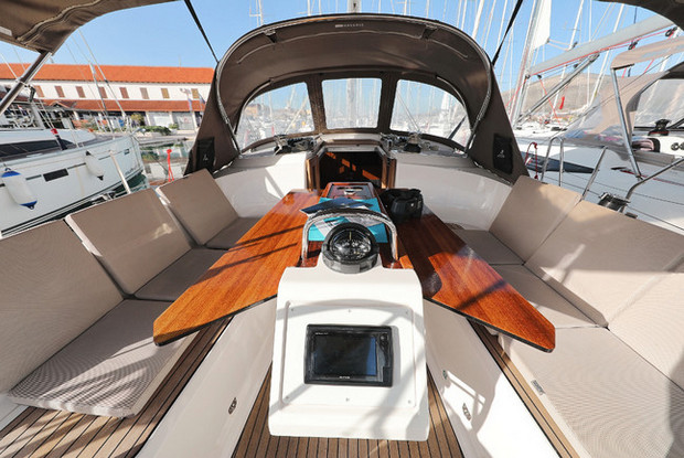 Bavaria Cruiser 37 - 3 cab., Pula