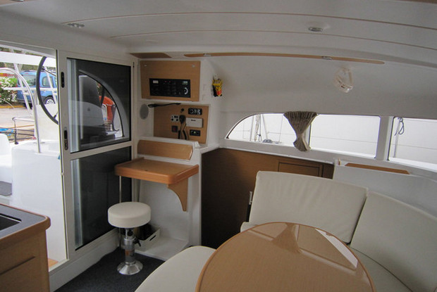 Lagoon 380 - 4 cab., Lavrio