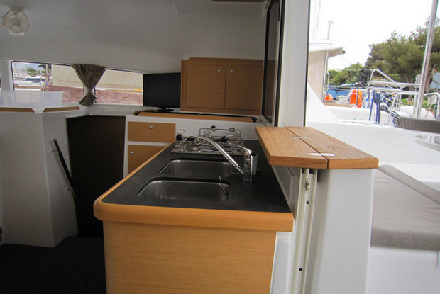 Lagoon 380 - 4 cab., Lavrio