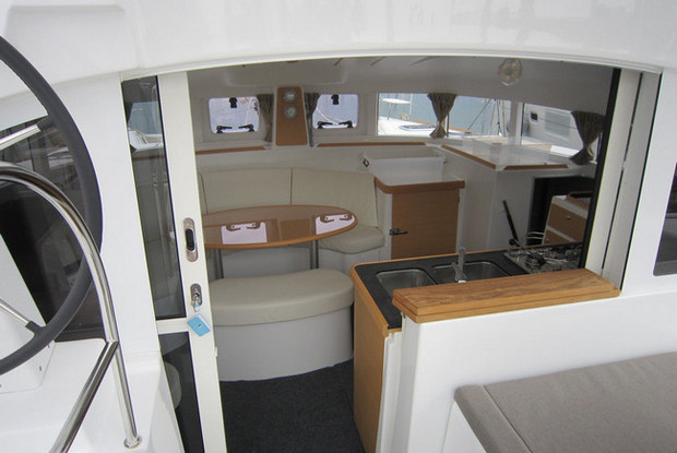 Lagoon 380 - 4 cab., Lavrio