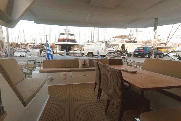 Fountaine Pajot Lucia 40 - 4 cab., Paros