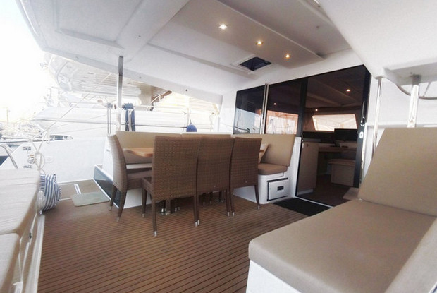 Fountaine Pajot Lucia 40 - 4 cab., Paros