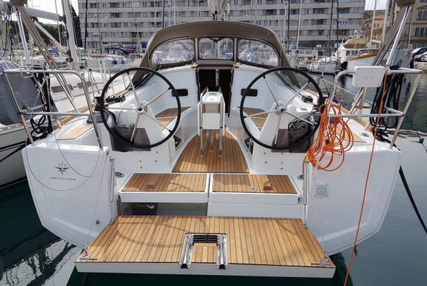 Sun Odyssey 349, Pula