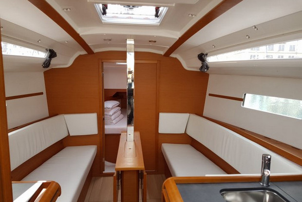 Sun Odyssey 349, Pula