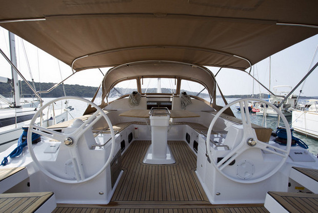 Elan Impression 50, Pula