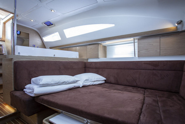 Elan Impression 45, Pula