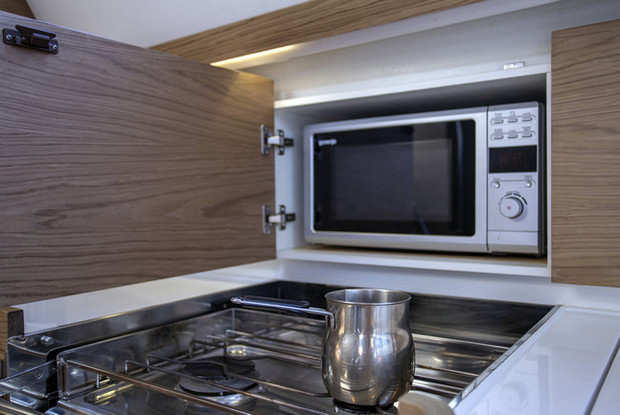 Elan Impression 45, Pula