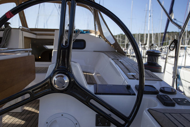 Elan Impression 45, Pula