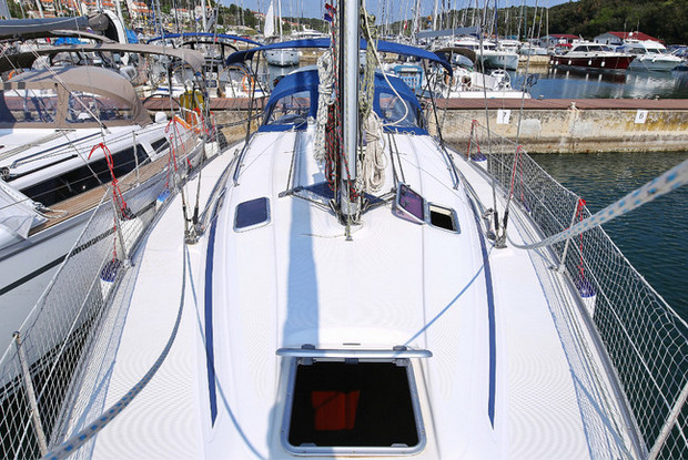 Bavaria 38, Pula
