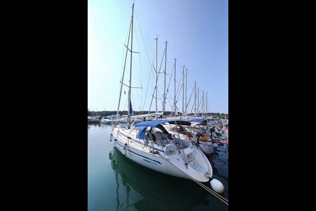 Bavaria 38, Pula