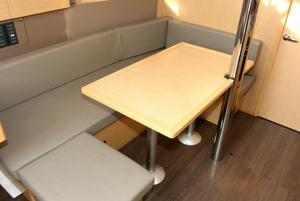 Oceanis 38 - 3 cab., Pula