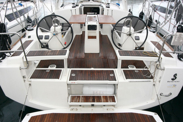 Oceanis 38 - 3 cab., Pula