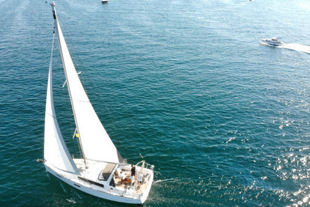 Oceanis 38 - 3 cab., Pula