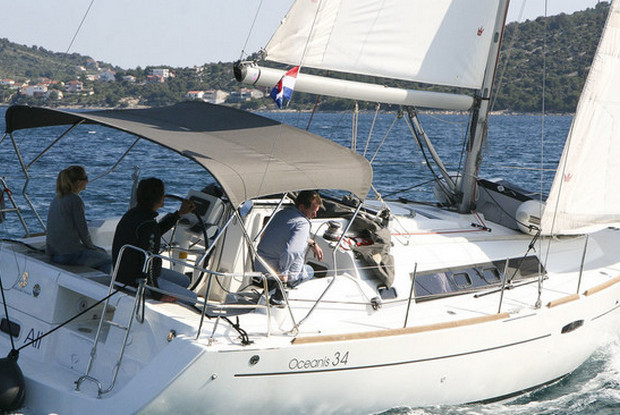 Oceanis 34.2, Pula