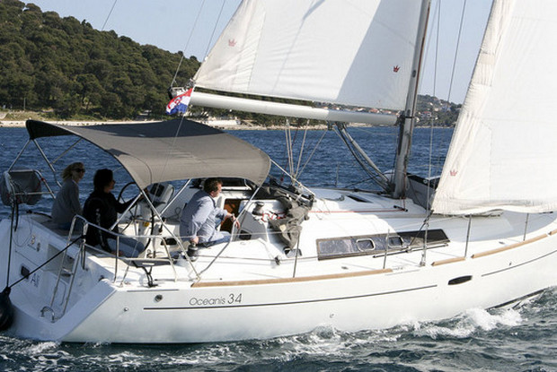 Oceanis 34.2, Pula