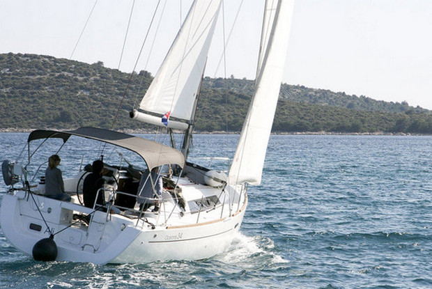 Oceanis 34.2, Pula