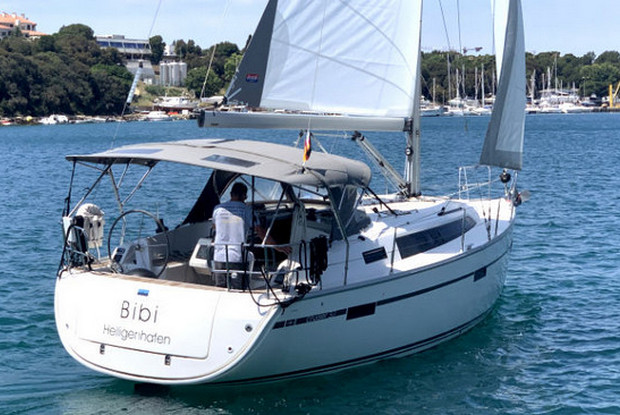Bavaria Cruiser 37 - 3 cab., Pula