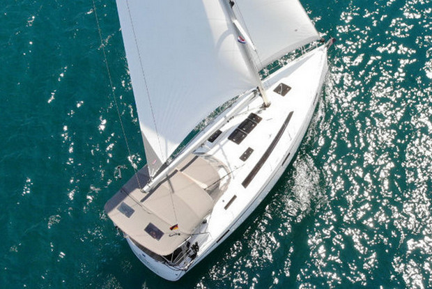 Bavaria Cruiser 37 - 3 cab., Pula