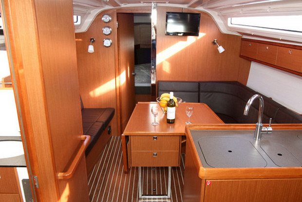 Bavaria Cruiser 37 - 3 cab., Pula