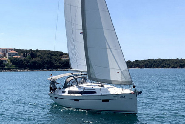 Bavaria Cruiser 37 - 3 cab., Pula