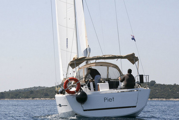 Dufour 412 GL, Pula