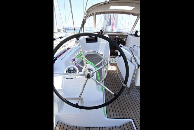 Sun Odyssey 419 - 3 cab., Lavrio