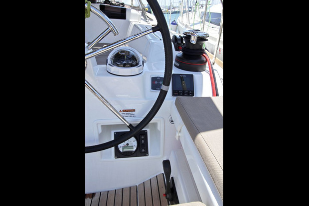 Sun Odyssey 419 - 3 cab., Lavrio