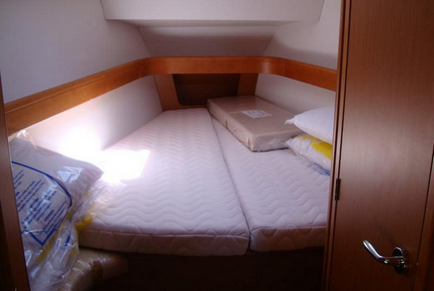 Sun Odyssey 42i, Portisco